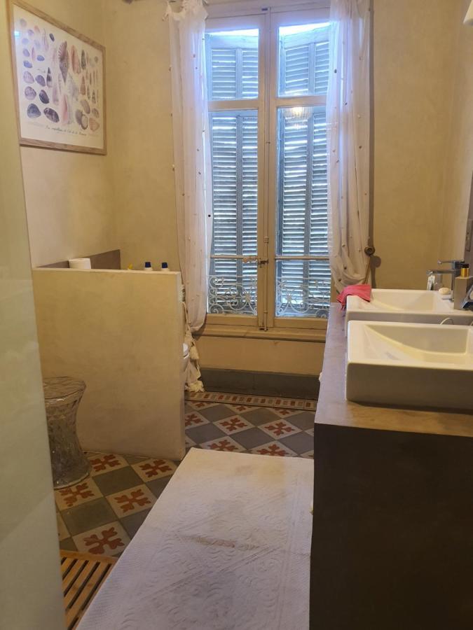 Manoir En Crau Hotell Arles Exteriör bild